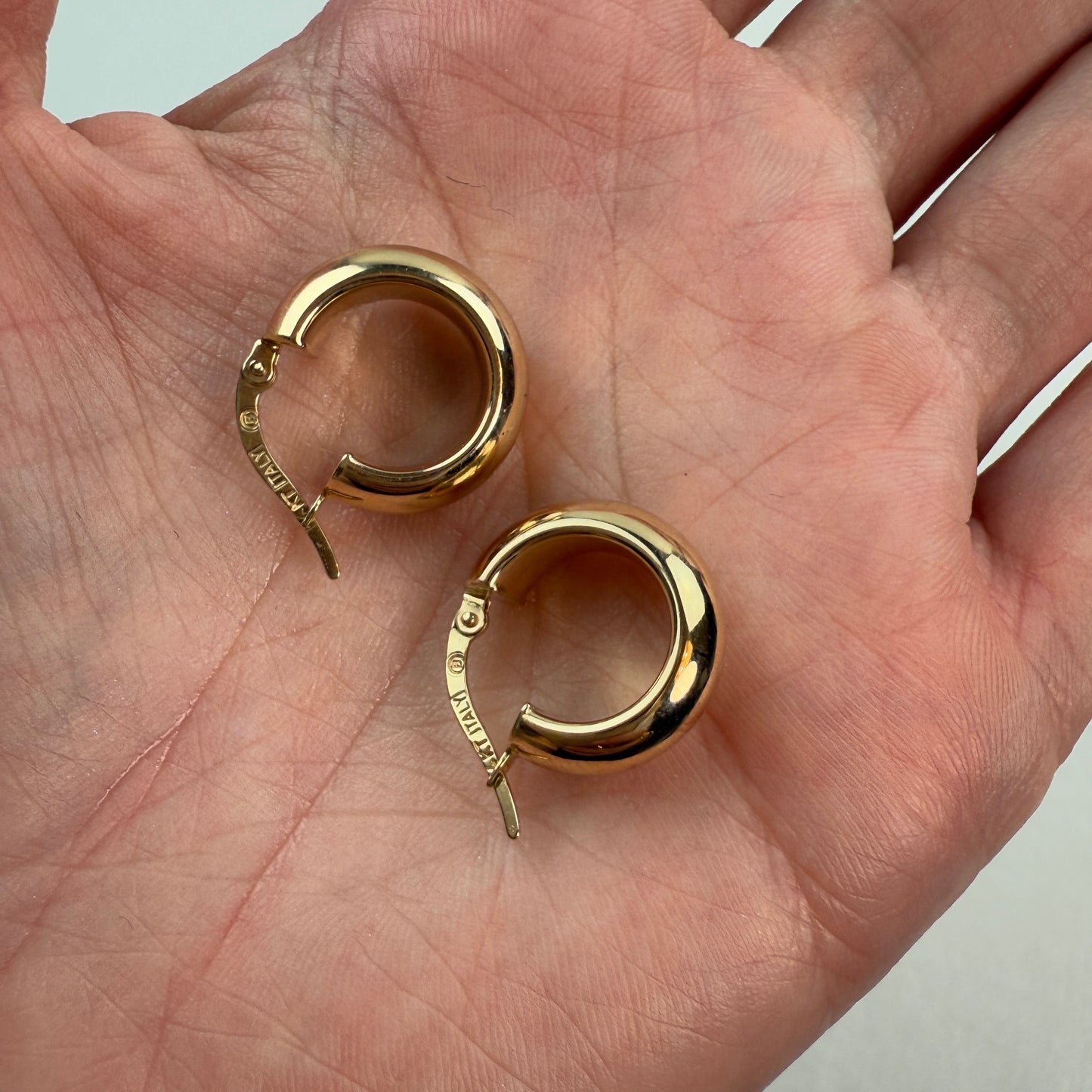 Italian 14K High Polish Rounded Dome Hoop Earrings .66" 1.87g 6.4mm Wide