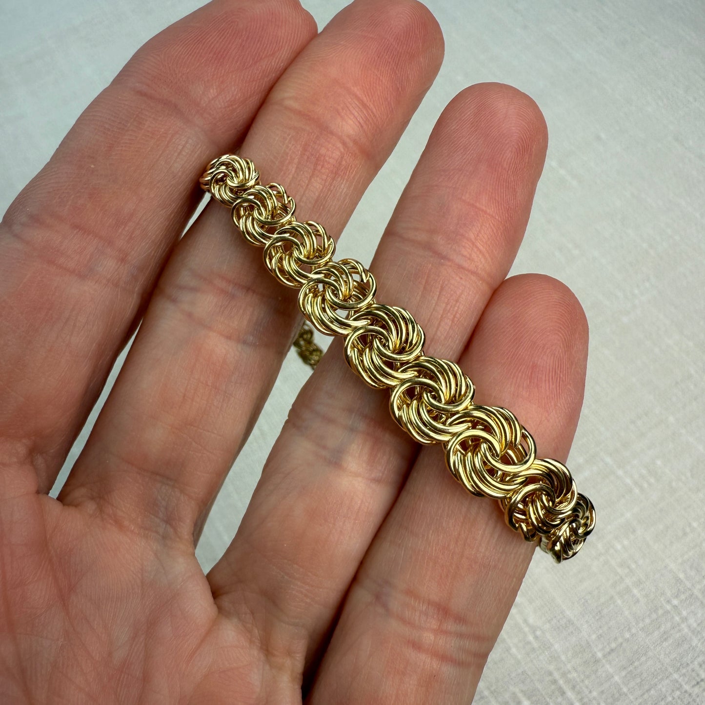 6.75" Graduated Swirl 14K Yellow Gold Statement Bracelet 8.4mm 3.89g