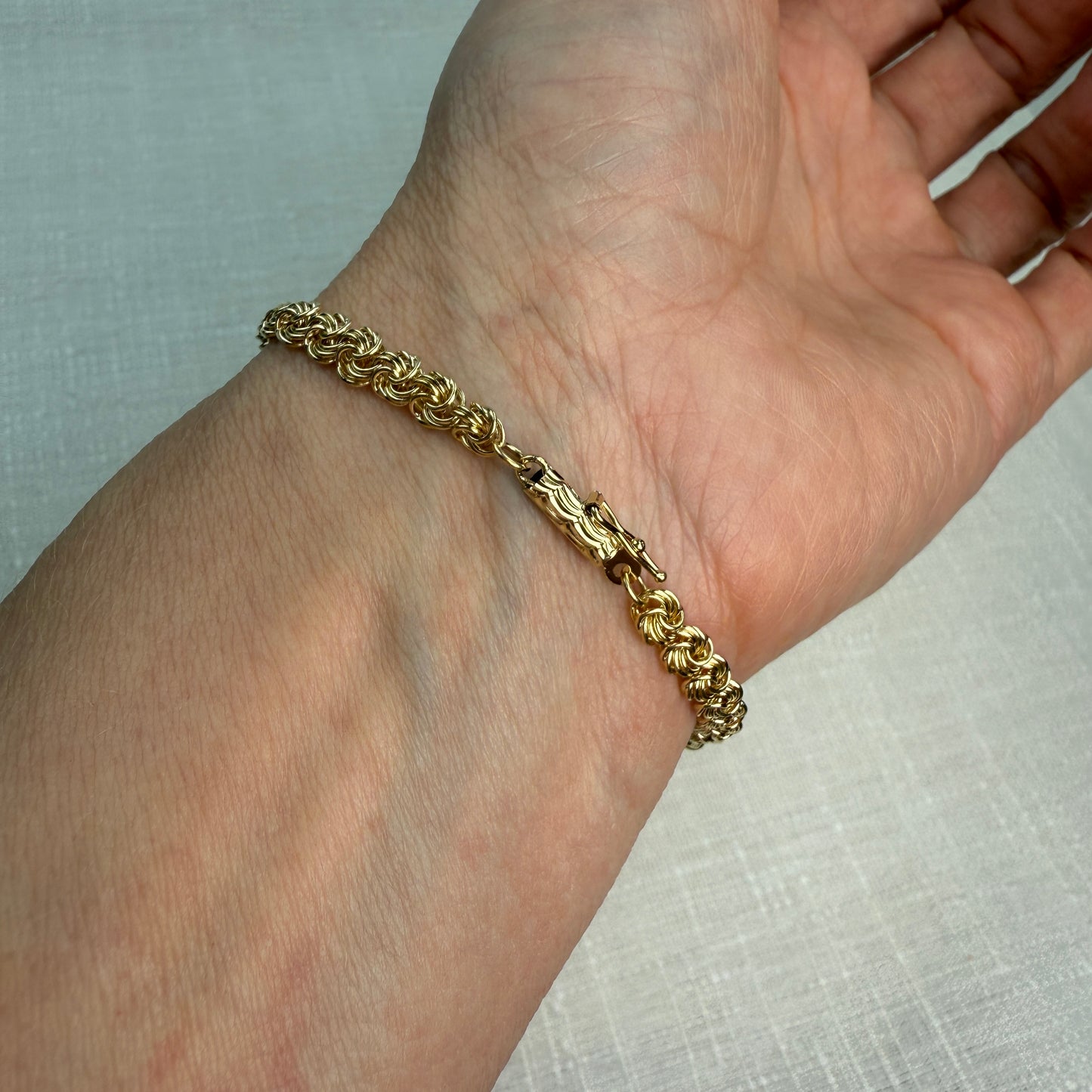 6.75" Graduated Swirl 14K Yellow Gold Statement Bracelet 8.4mm 3.89g