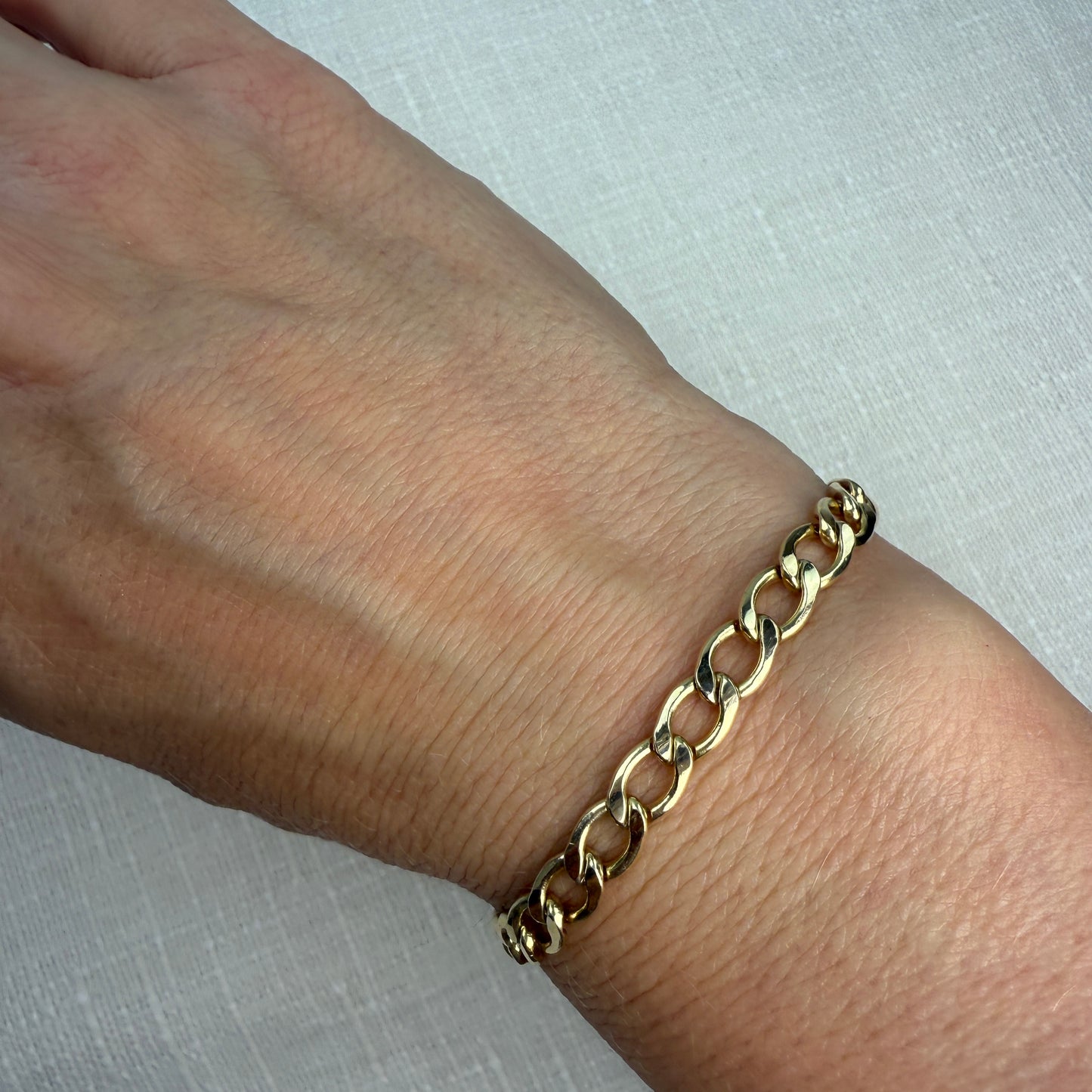 6.5" Solid 10K Gold Oval Curb Link 5.5mm Bracelet - 6.45 g