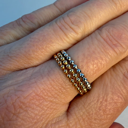 10K Estate Tri-Color beaded stacking rings. 3.19g