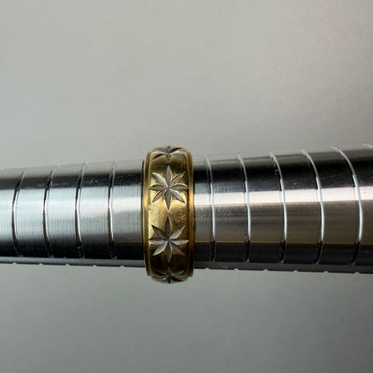 14K Vintage ArtCarved Comfort Fit Two-toned Starburst Gold Band 6.75mm, Size 8