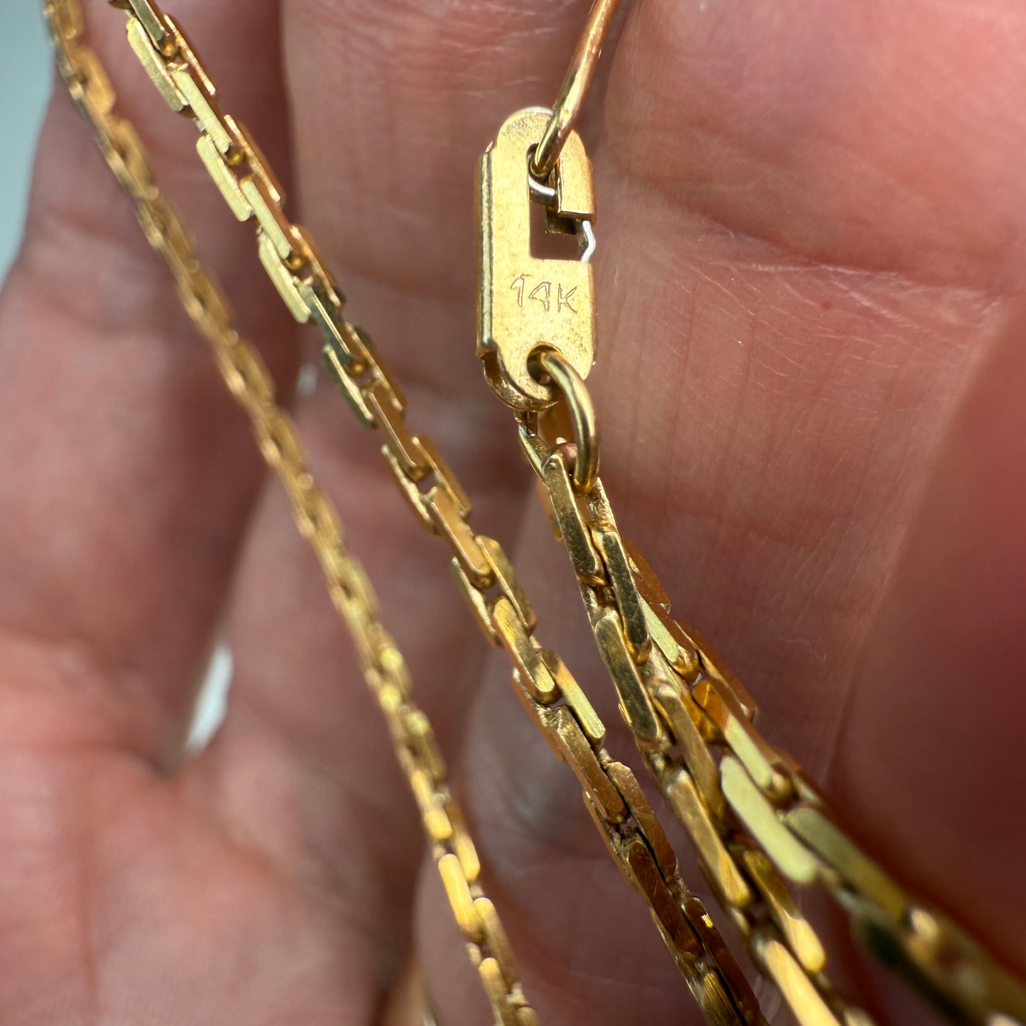 20" Solid 14K Yellow Gold Rectangular Box Chain, 7.44 g