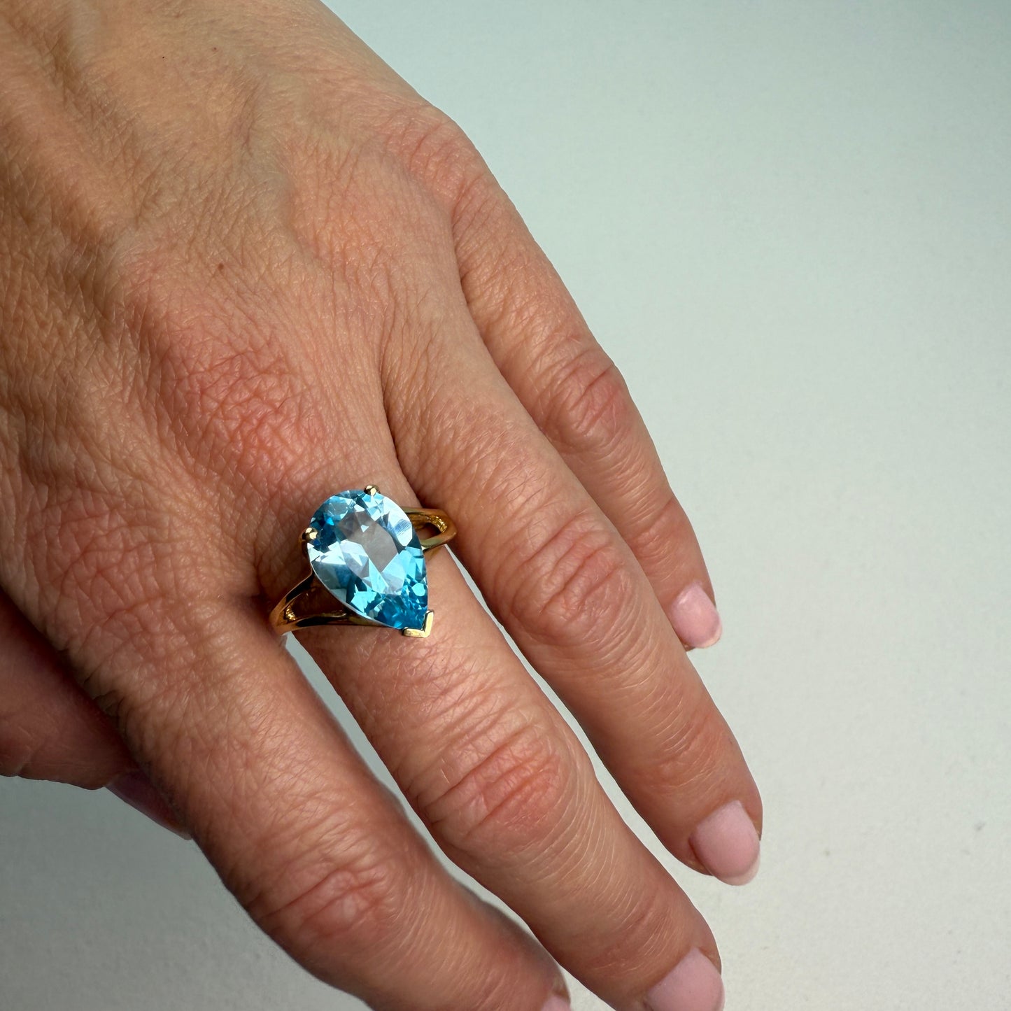 10K Vintage Pear Shape Blue Topaz Yellow Gold Statement Ring Size 8