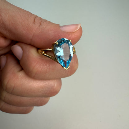 10K Vintage Pear Shape Blue Topaz Yellow Gold Statement Ring Size 8