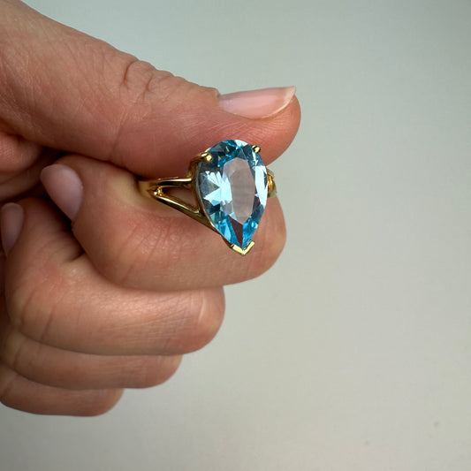10K Vintage Pear Shape Blue Topaz Yellow Gold Statement Ring Size 8