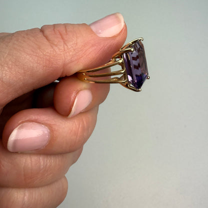 10K Vintage Emerald-cut Amethyst Yellow Gold Statement Ring Size 5.5