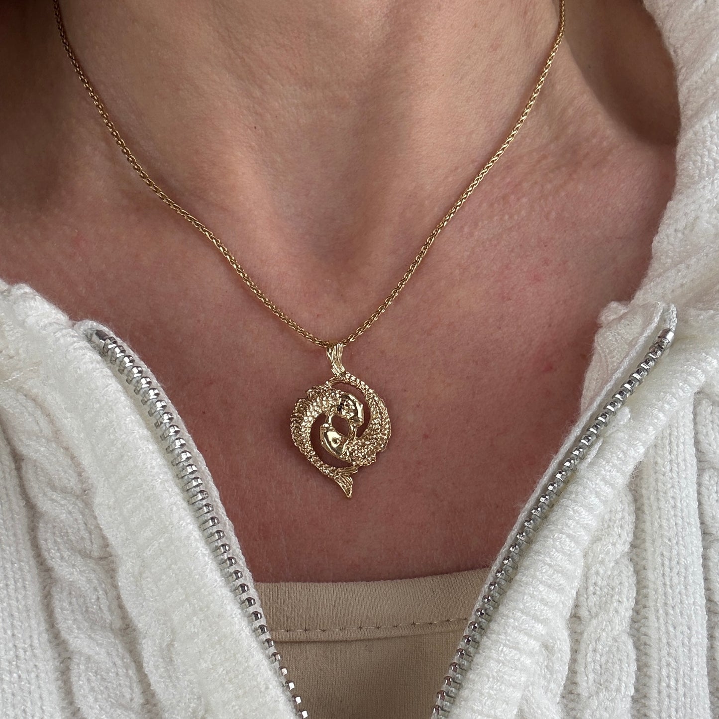 Vintage Detailed Pisces Pendant 14K Yellow Gold. 3.61g