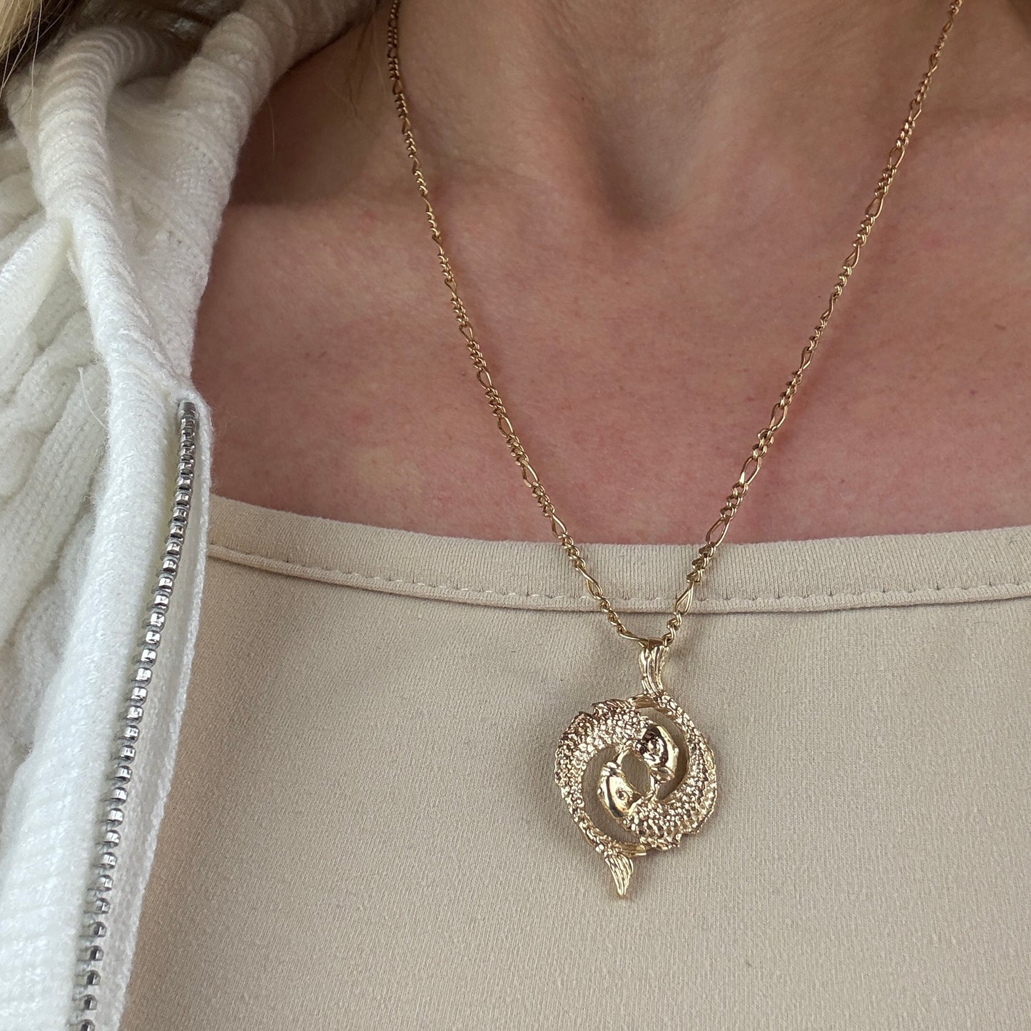 Vintage Detailed Pisces Pendant 14K Yellow Gold. 3.61g