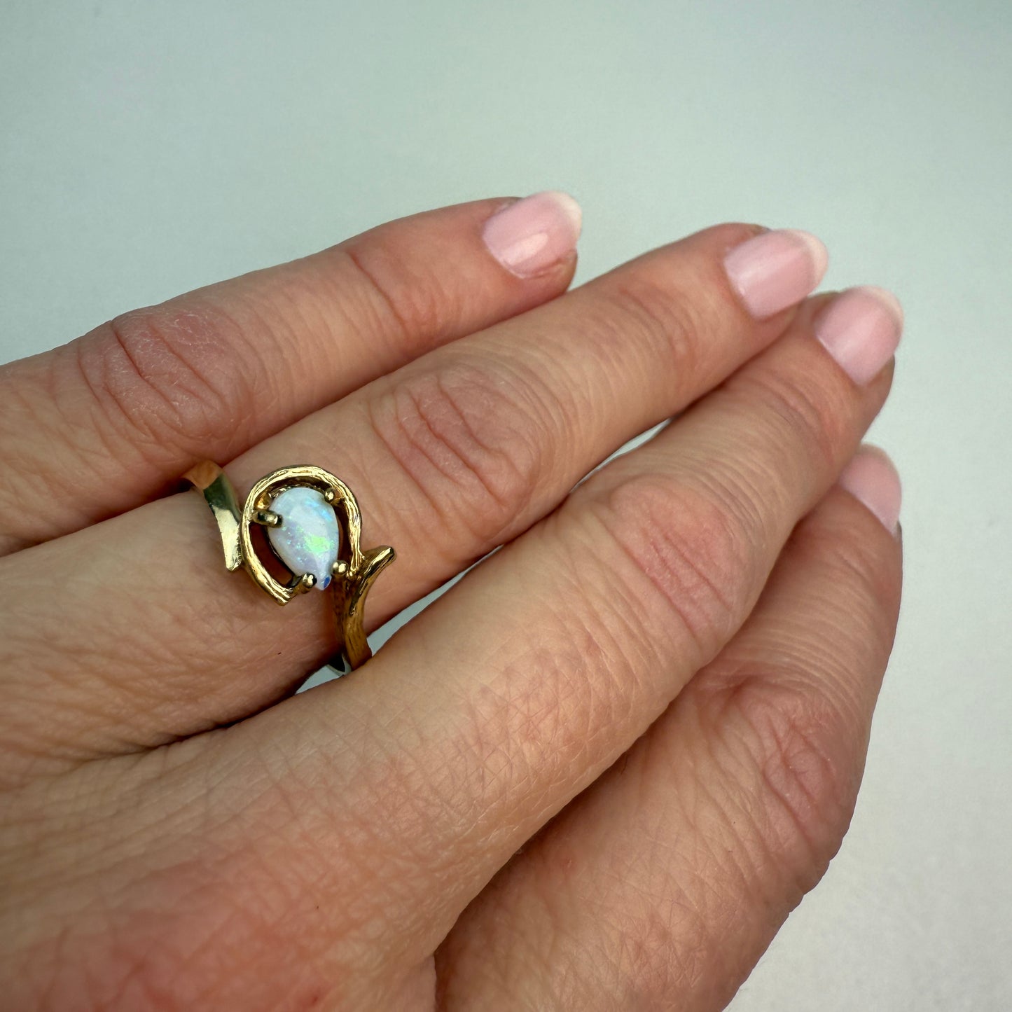 Vintage 10K Gold Opal Mid-Century Ring, Size 6.25