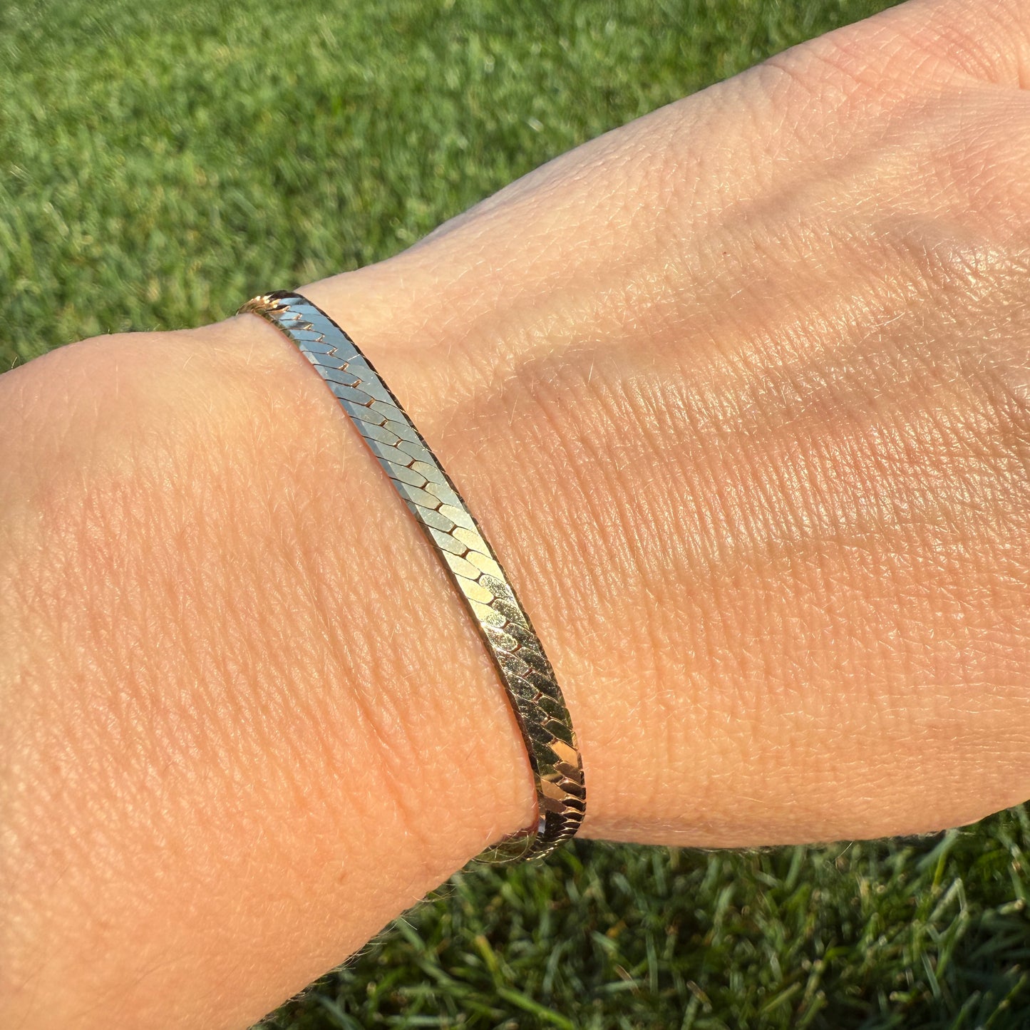 6.75" Solid 14K Gold Herringbone Link 3.9mm Bracelet - 6.07 g
