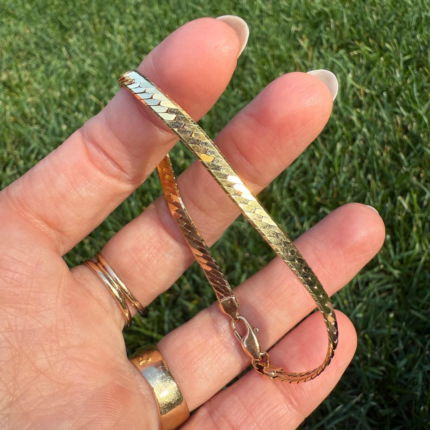 6.75" Solid 14K Gold Herringbone Link 3.9mm Bracelet - 6.07 g
