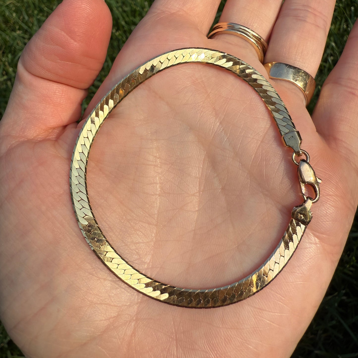 6.75" Solid 14K Gold Herringbone Link 3.9mm Bracelet - 6.07 g