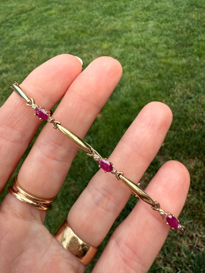 7" Solid 10K Yellow Gold Bracelet with Oval Rubies 4.4g (See Video for Condition)