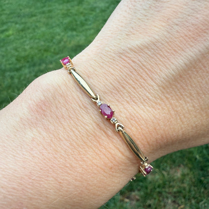 7" Solid 10K Yellow Gold Bracelet with Oval Rubies 4.4g (See Video for Condition)