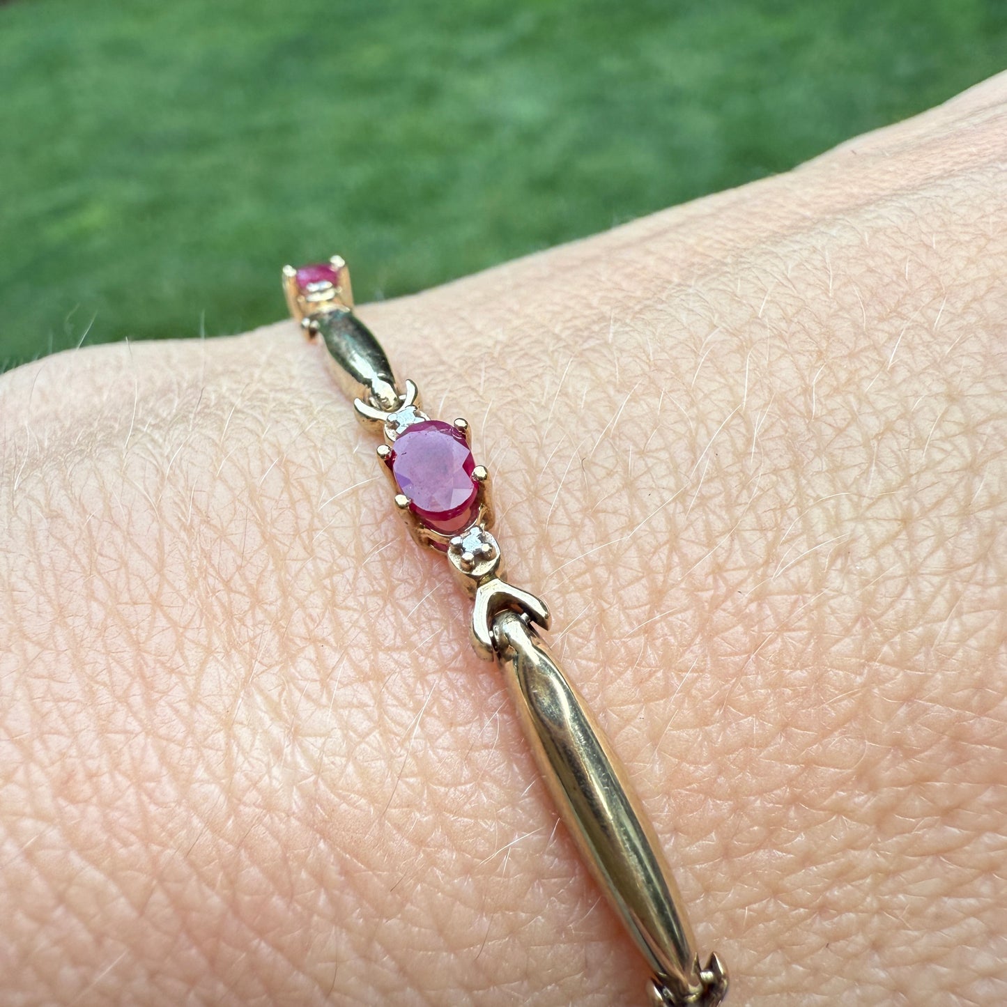 7" Solid 10K Yellow Gold Bracelet with Oval Rubies 4.4g (See Video for Condition)