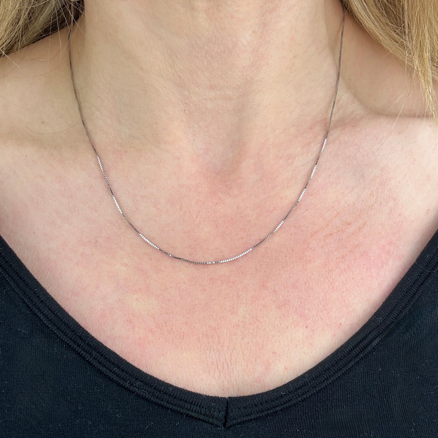 18" Italian Solid 14K White Gold Box Chain .8mm, 1.77g