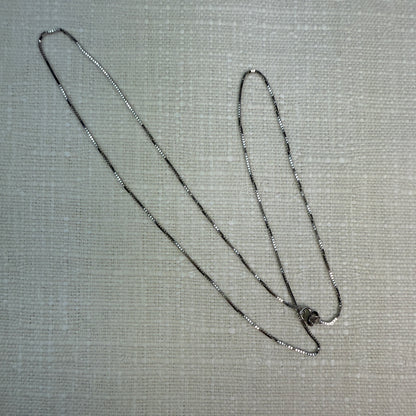 18" Italian Solid 14K White Gold Box Chain .8mm, 1.77g