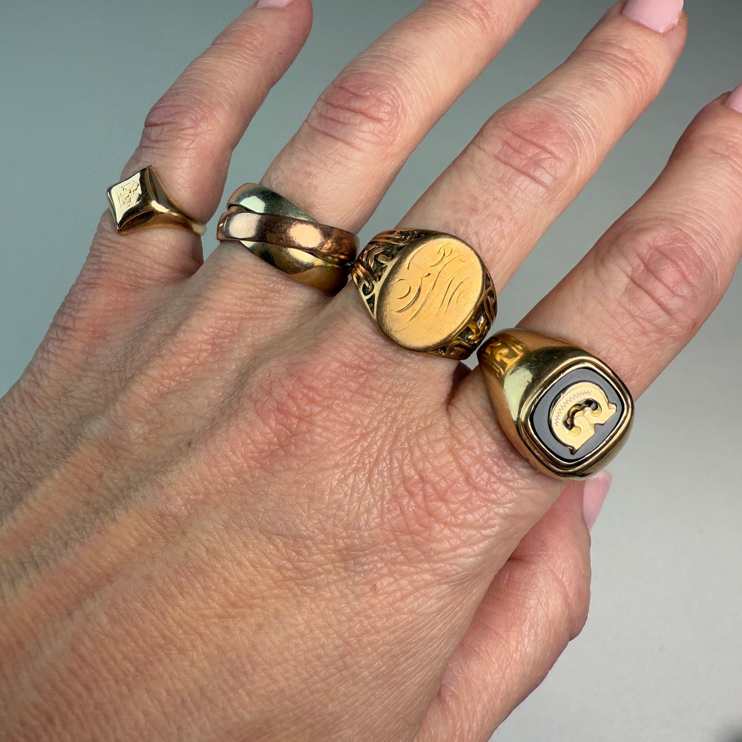 Vintage 14K Yellow Gold Classic Monogram Signet Ring Size 9.5