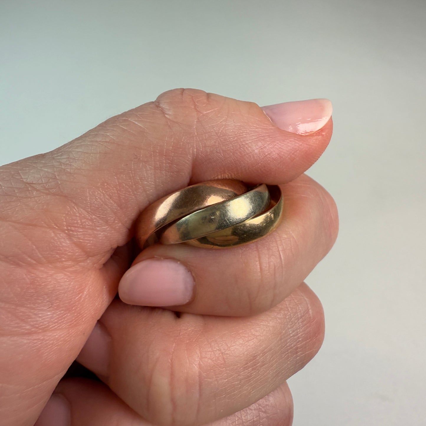 Vintage 9K Triple Rolling Ring Yellow, White, and Rose Gold Size 7.75