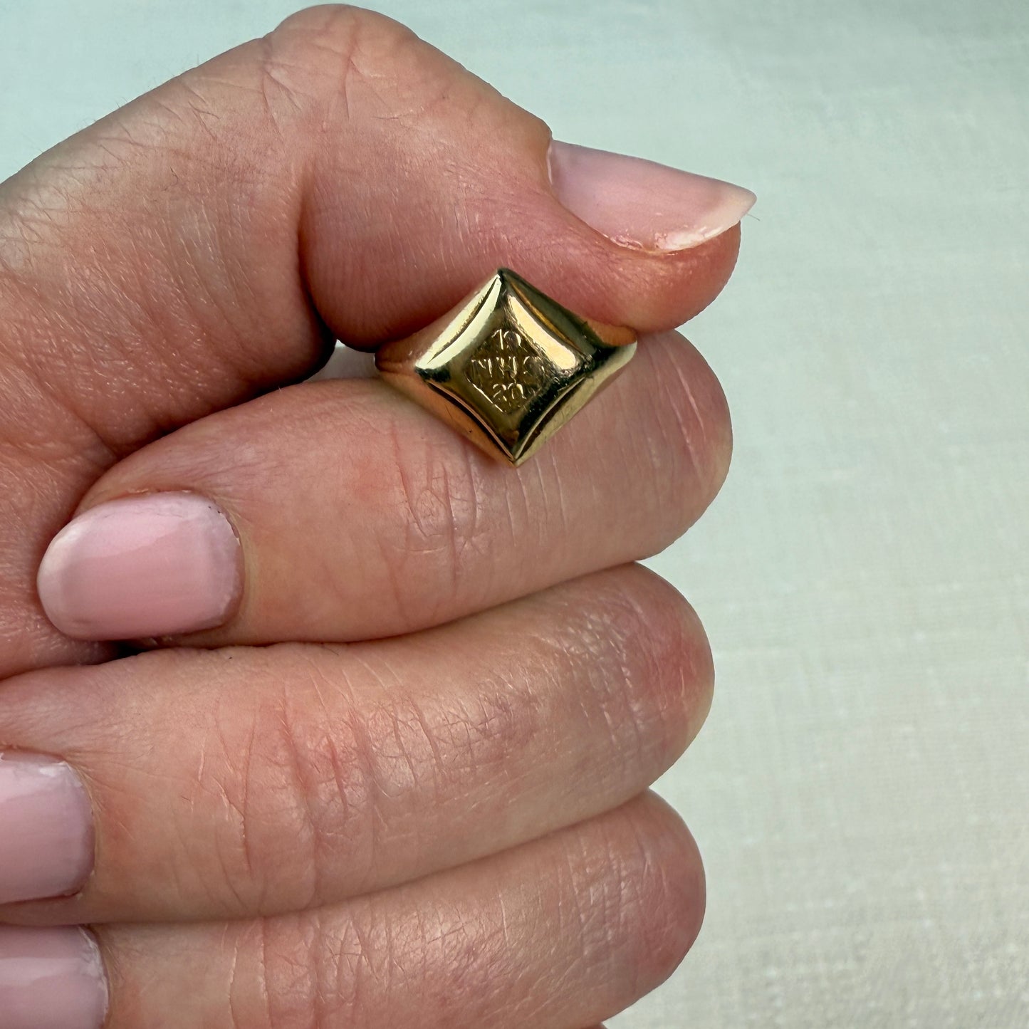 Antique 1920s 10K Solid Gold Signet Style Class Ring Size 3.25