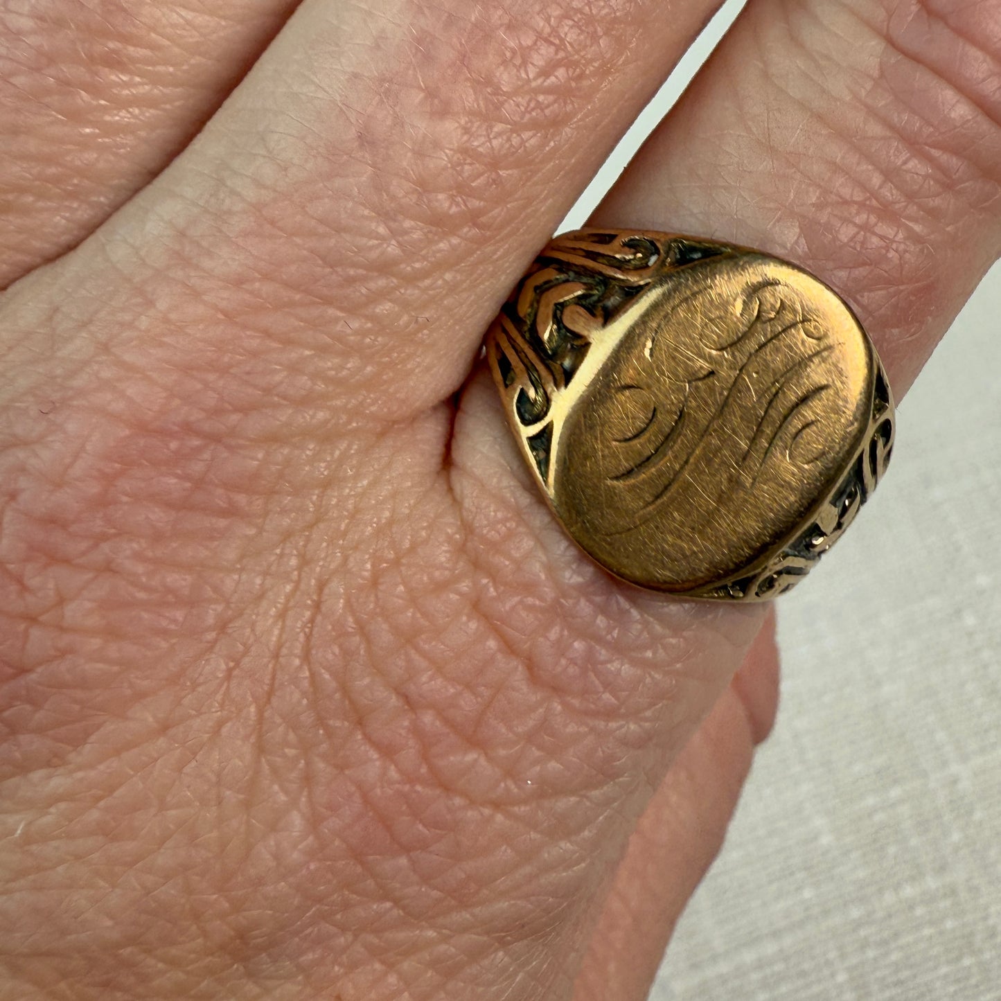 Vintage 14K Yellow Gold Classic Monogram Signet Ring Size 9.5