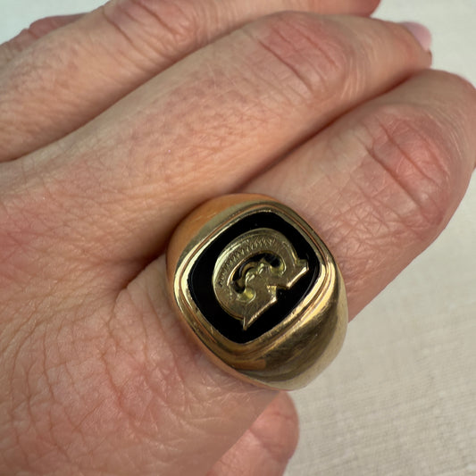 Vintage 10K Yellow Gold Classic shield-shape "G" monogram signet ring Size 9.5