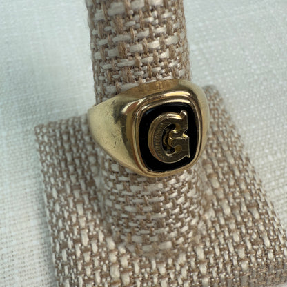 Vintage 10K Yellow Gold Classic shield-shape "G" monogram signet ring Size 9.5