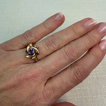 Vintage 10K Solid Yellow Gold Bezel Set Amethyst Mid-Century Ring, Size 5.75