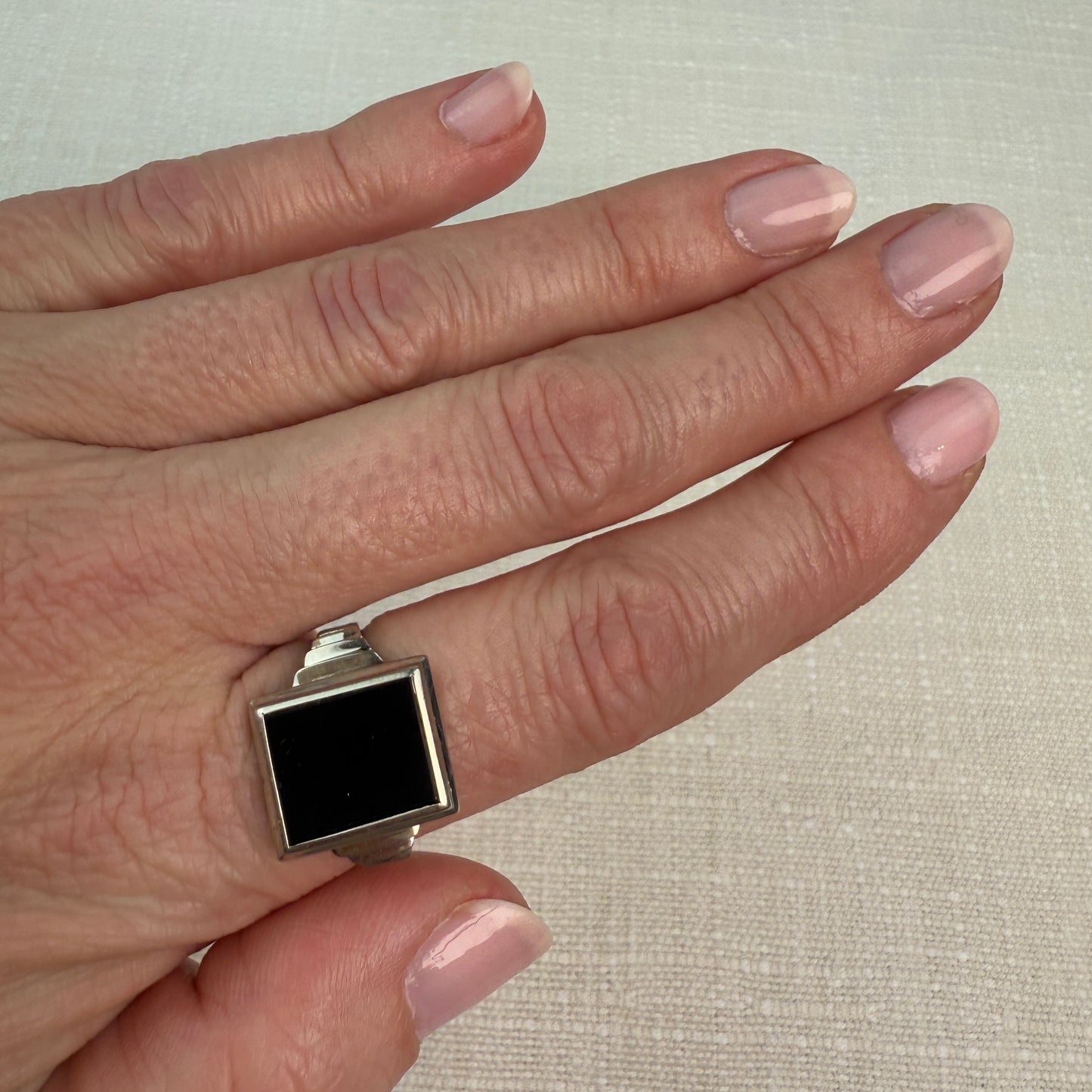 10K Solid White Gold Rectangular Bezel Set Onyx Ring Size 8