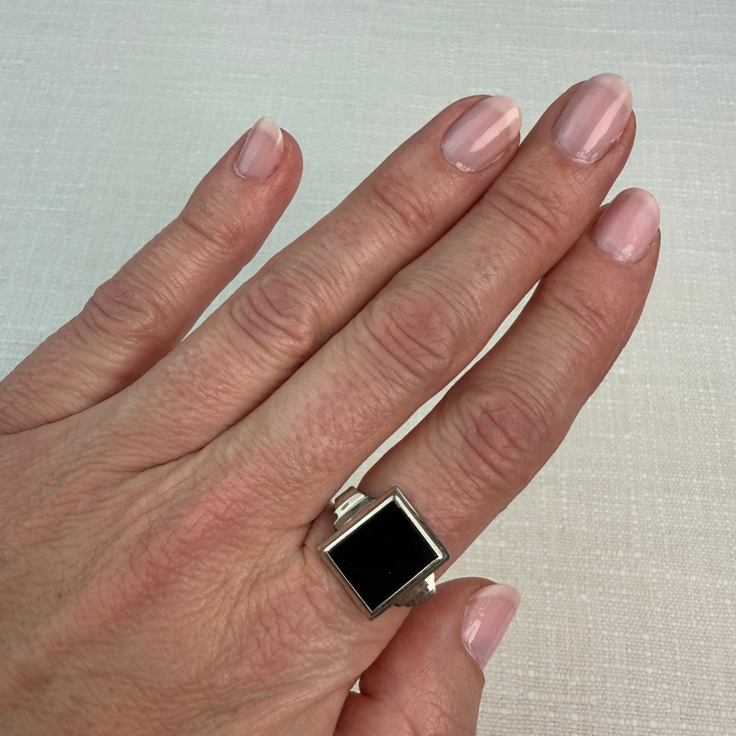 10K Solid White Gold Rectangular Bezel Set Onyx Ring Size 8