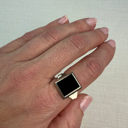 10K Solid White Gold Rectangular Bezel Set Onyx Ring Size 8
