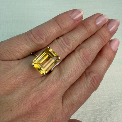 Classic 10K Solid Yellow Gold Emerald-Cut Citrine Solitaire Ring, Size 7.75