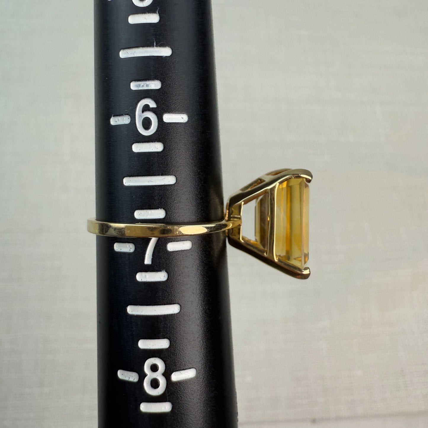 Classic 10K Solid Yellow Gold Emerald-Cut Citrine Solitaire Ring, Size 7.75