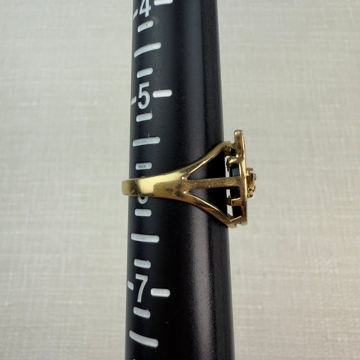 Vintage 10K Solid Yellow Gold and Onyx Cat Ring with Diamond Accent Size 6