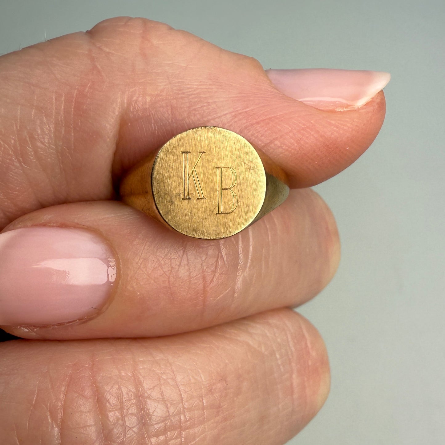 10K "KB" Yellow Solid Gold Vintage Signet Ring, Elegant Engraved Design Size 4.75