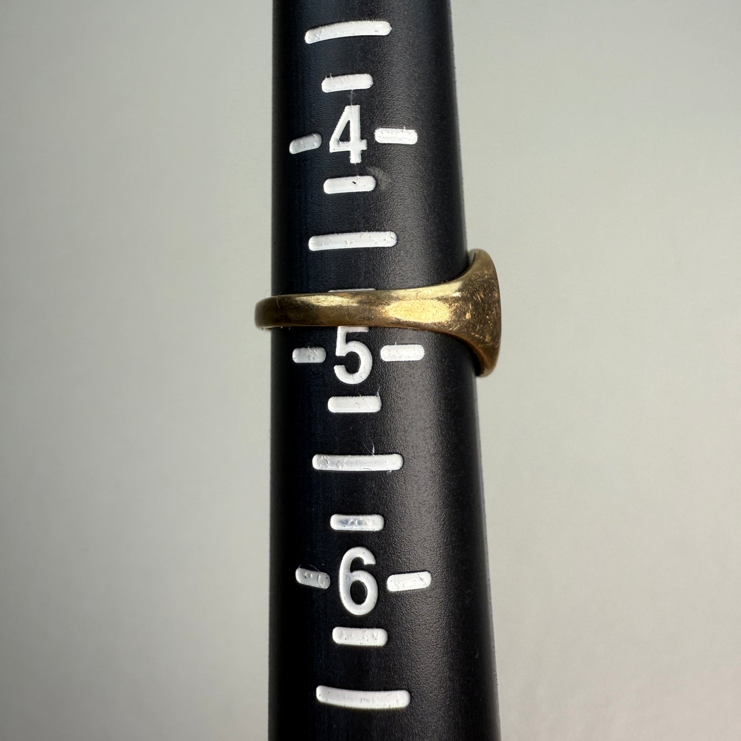 10K "KB" Yellow Solid Gold Vintage Signet Ring, Elegant Engraved Design Size 4.75