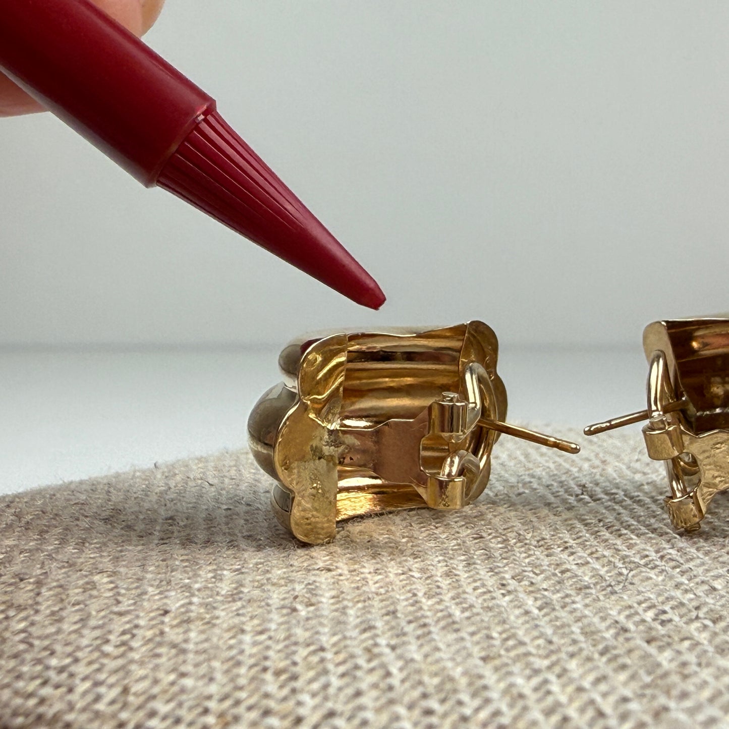 Classic Polished Ribbed Half-Hoop Earrings 14K Yellow Gold Omega Back