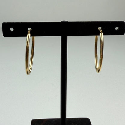 Classic 14K Yellow Gold Oval Hoop Earrings 27.7 x 19.5 mm, 1 g, 1.66 mm Wide