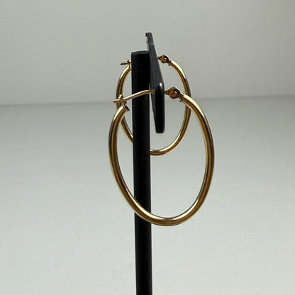Classic 14K Yellow Gold Oval Hoop Earrings 27.7 x 19.5 mm, 1 g, 1.66 mm Wide