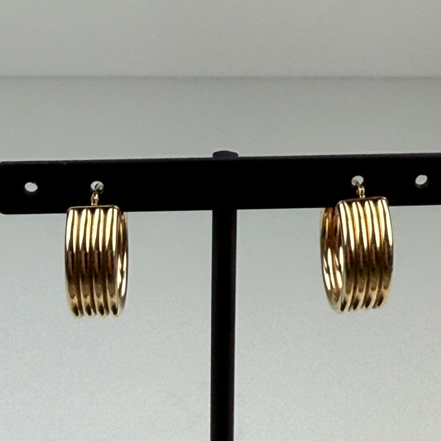 Estate 14k Yellow Gold Bold Ribbed Hoop Earrings .78", 3.07 g, 7.64 mm Wide