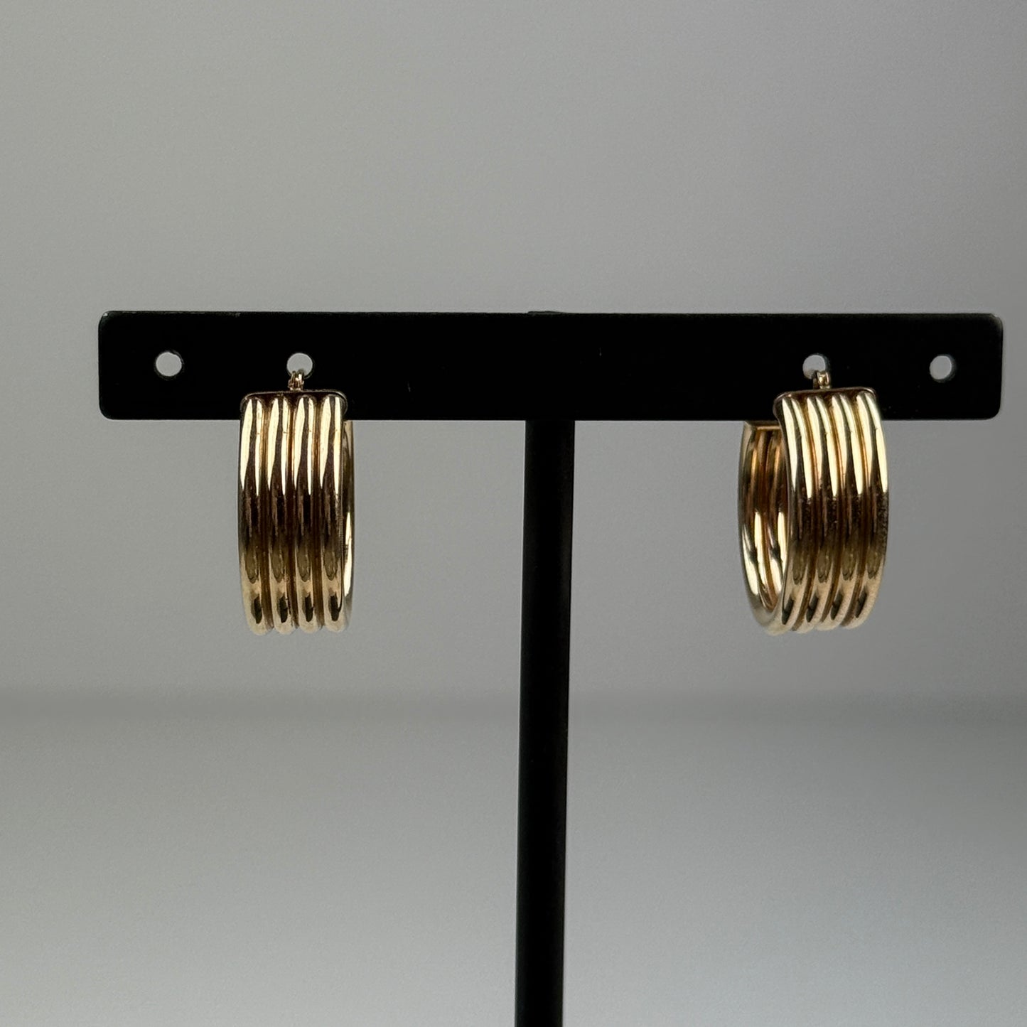 Estate 14k Yellow Gold Bold Ribbed Hoop Earrings .78", 3.07 g, 7.64 mm Wide