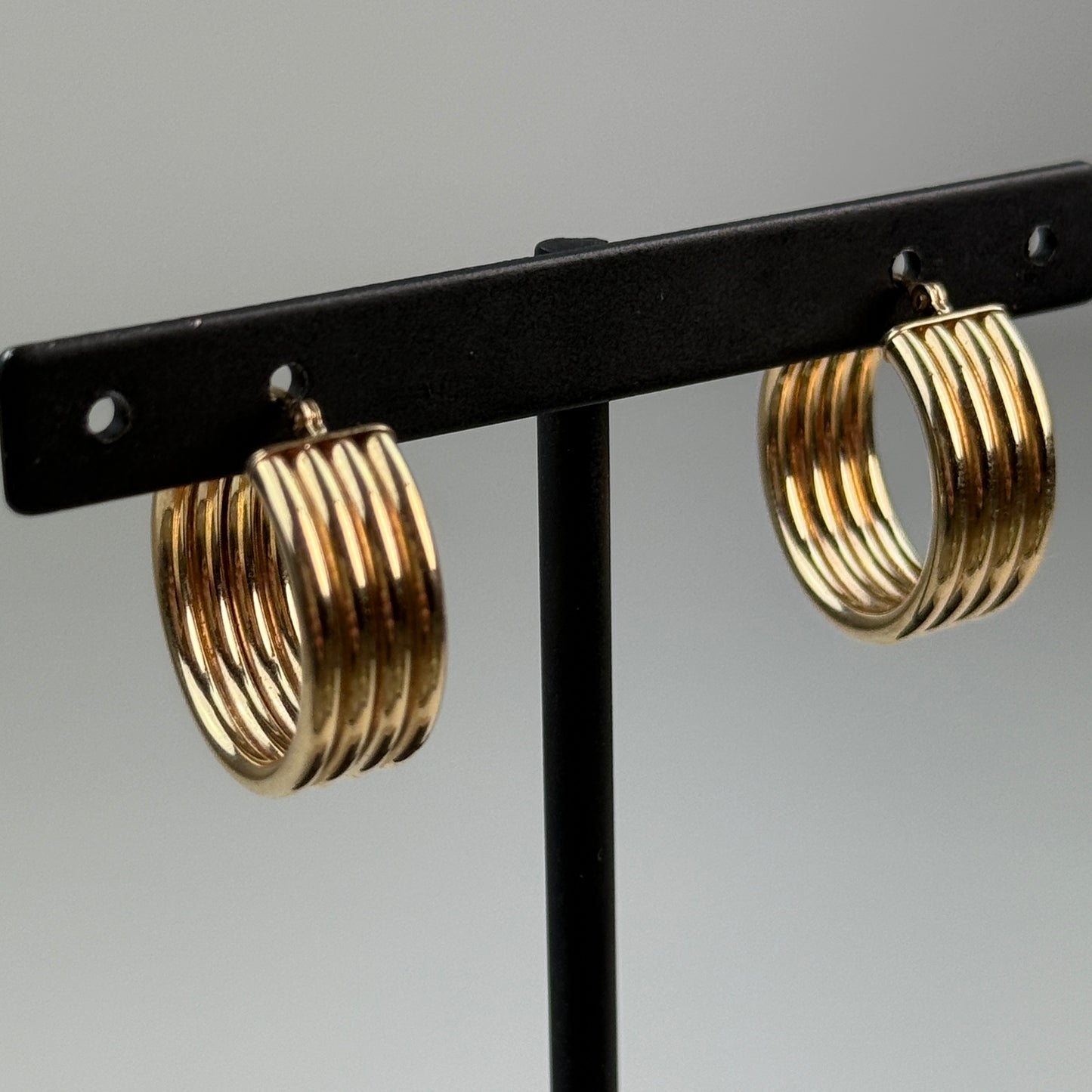 Estate 14k Yellow Gold Bold Ribbed Hoop Earrings .78", 3.07 g, 7.64 mm Wide