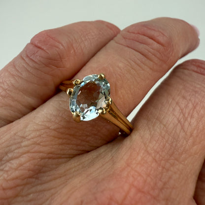 14K Vintage Solid Yellow Gold Vintage Oval Aquamarine Ring, Size 6.25