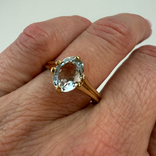 14K Vintage Solid Yellow Gold Vintage Oval Aquamarine Ring, Size 6.25