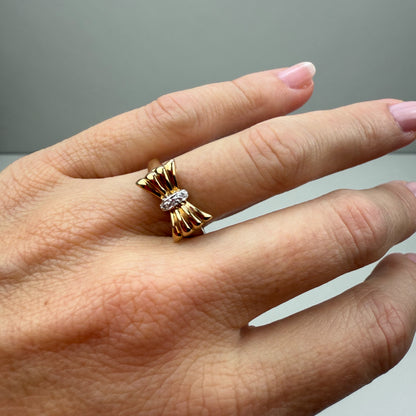 Vintage 10K Yellow Gold Bow and Diamond Ring Size 6