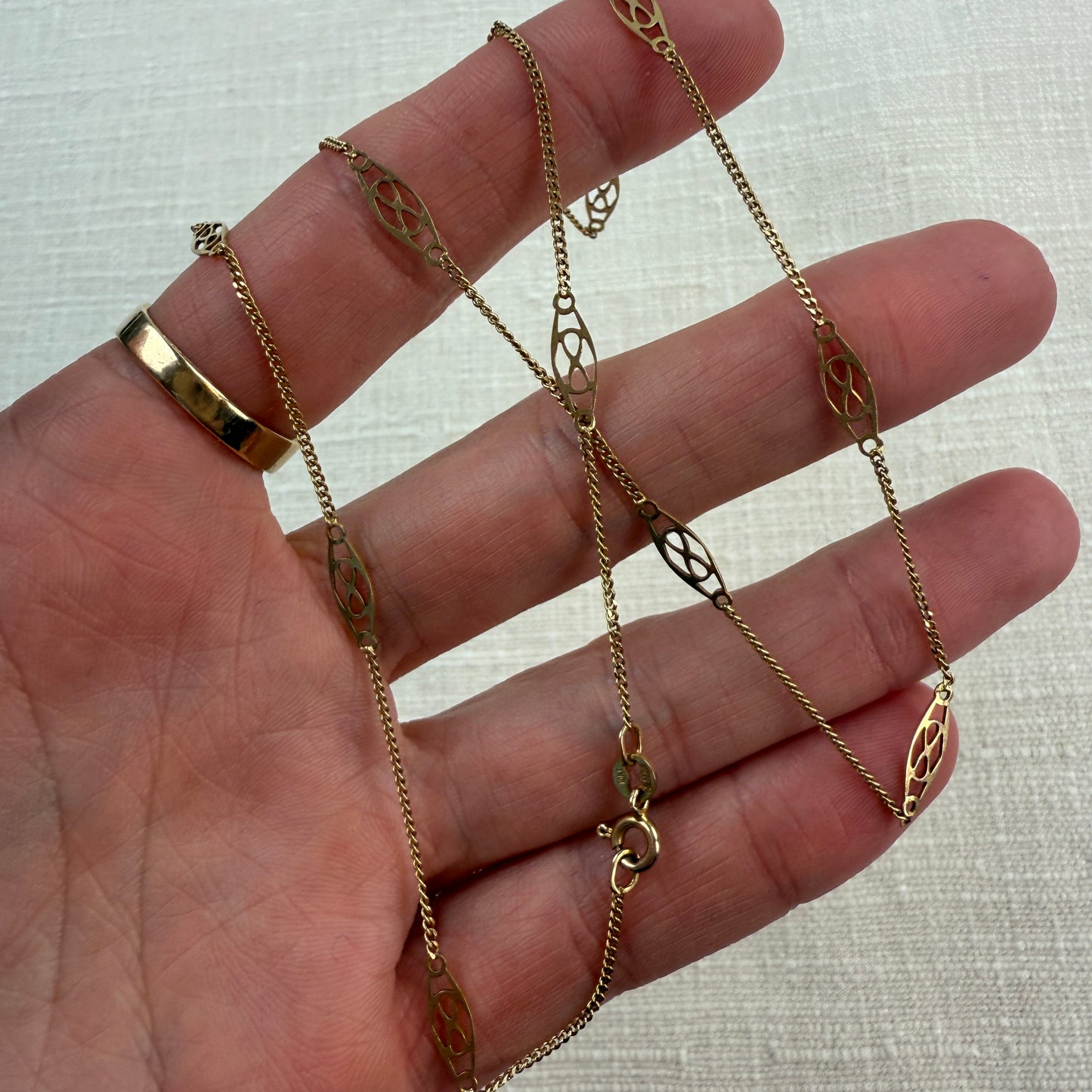 Vintage 20" Italian Solid 10K Yellow Gold Filigree Station Chain