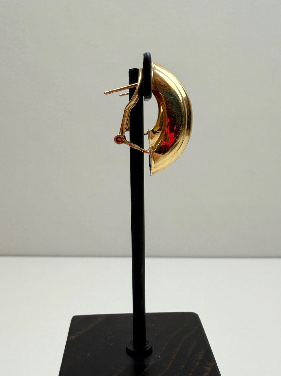 Classic Polished Ribbed Half-Hoop Earrings 14K Yellow Gold Omega Back