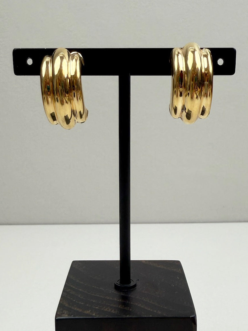 Classic Polished Ribbed Half-Hoop Earrings 14K Yellow Gold Omega Back