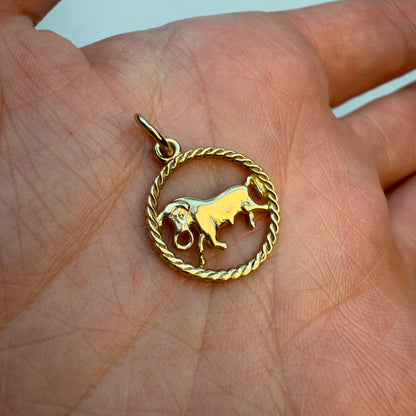 Vintage Solid 10K Yellow Gold Taurus Bull Pendant Zodiac 1.18 grams